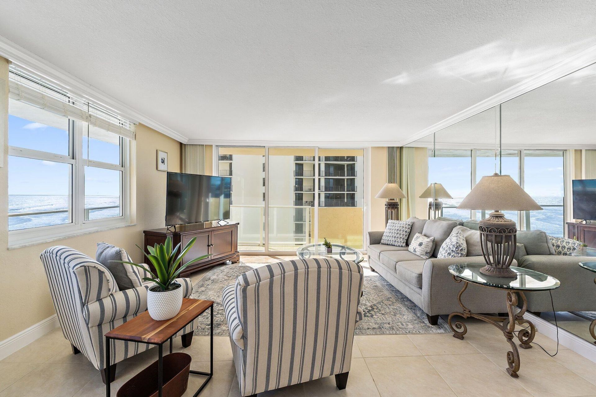 5440 N Ocean Drive, Unit 907, Singer Island, FL 33404 Photo