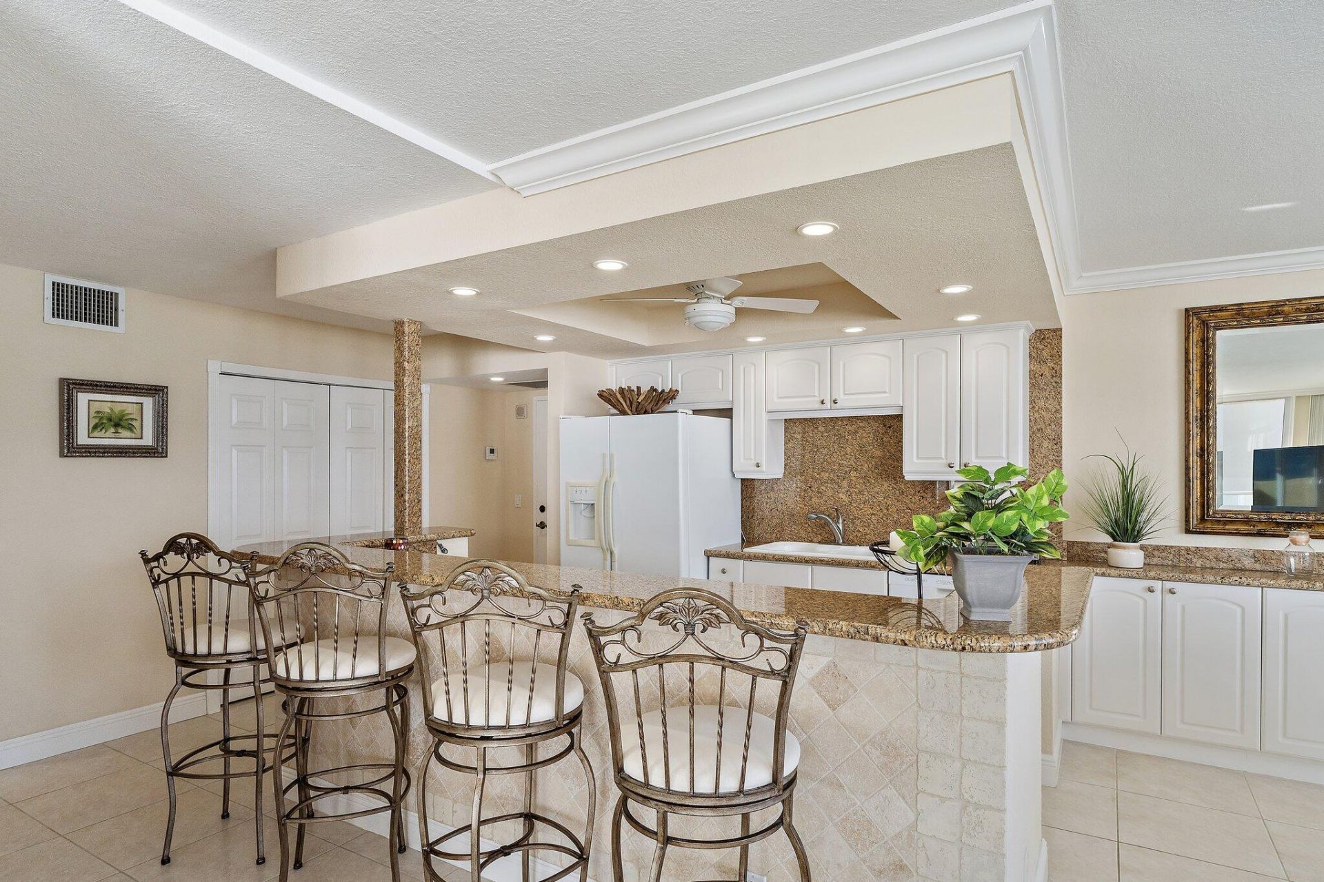 5440 N Ocean Drive, Unit 907, Singer Island, FL 33404 Photo