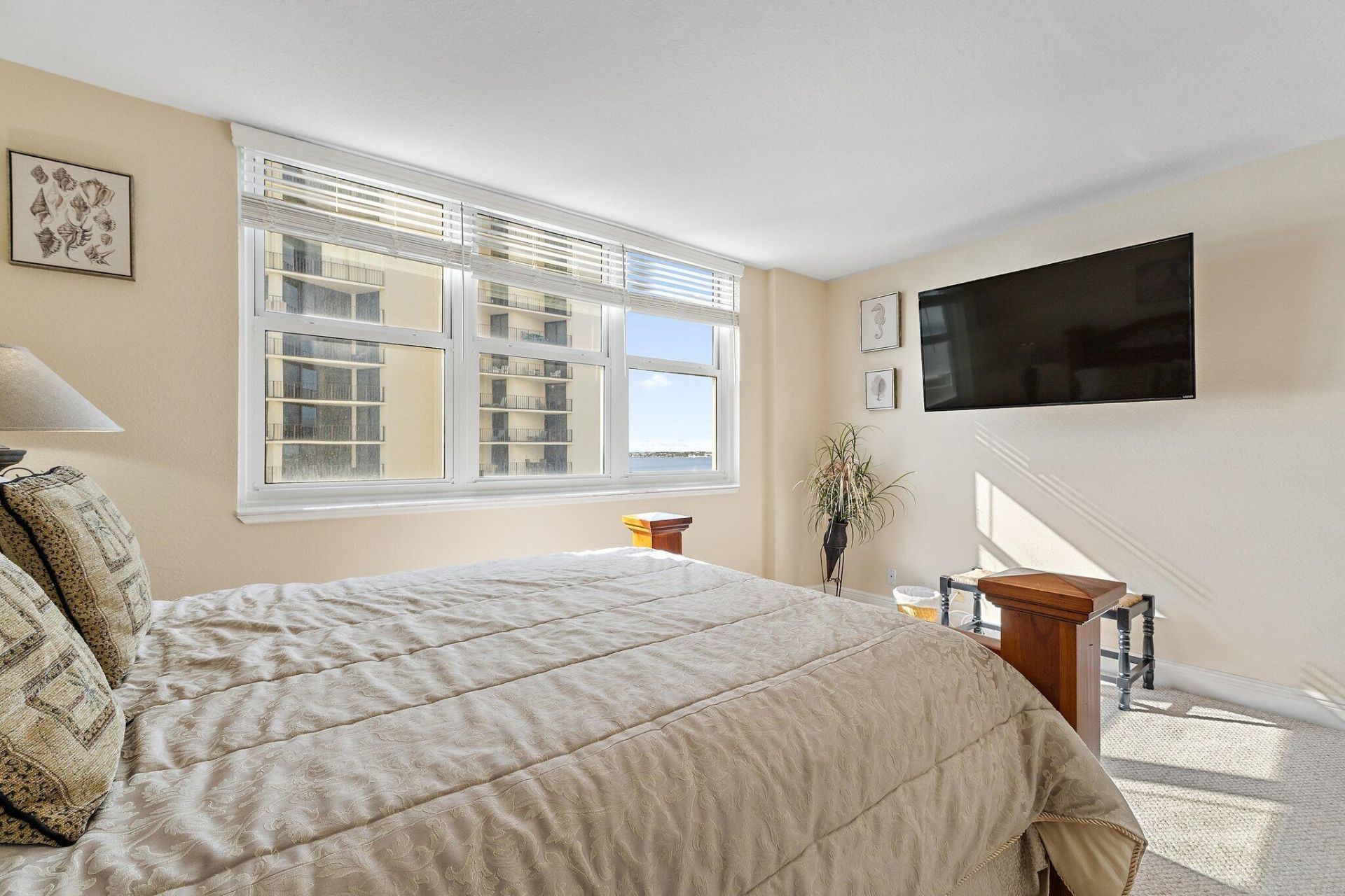 5440 N Ocean Drive, Unit 907, Singer Island, FL 33404 Photo