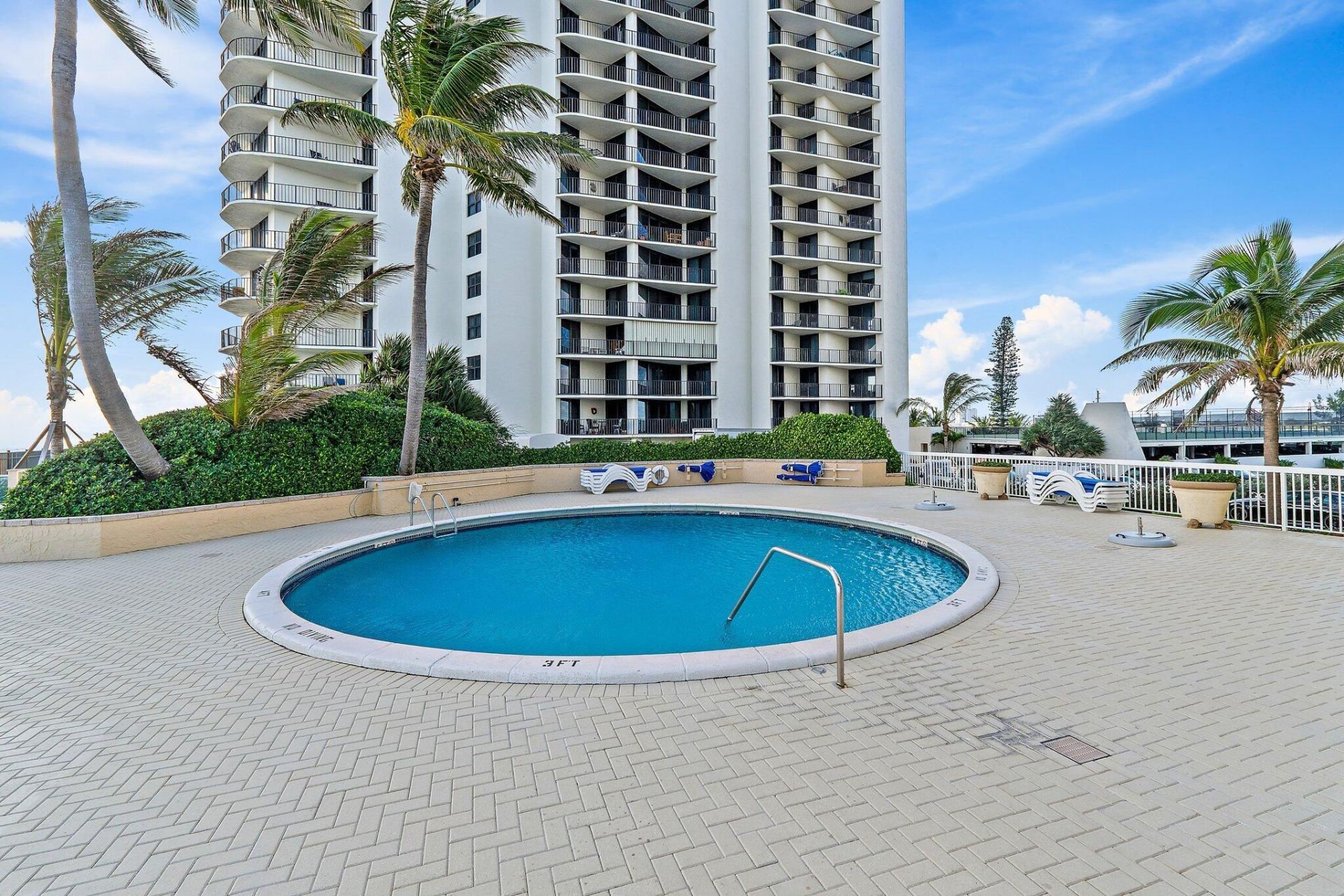 5440 N Ocean Drive, Unit 907, Singer Island, FL 33404 Photo