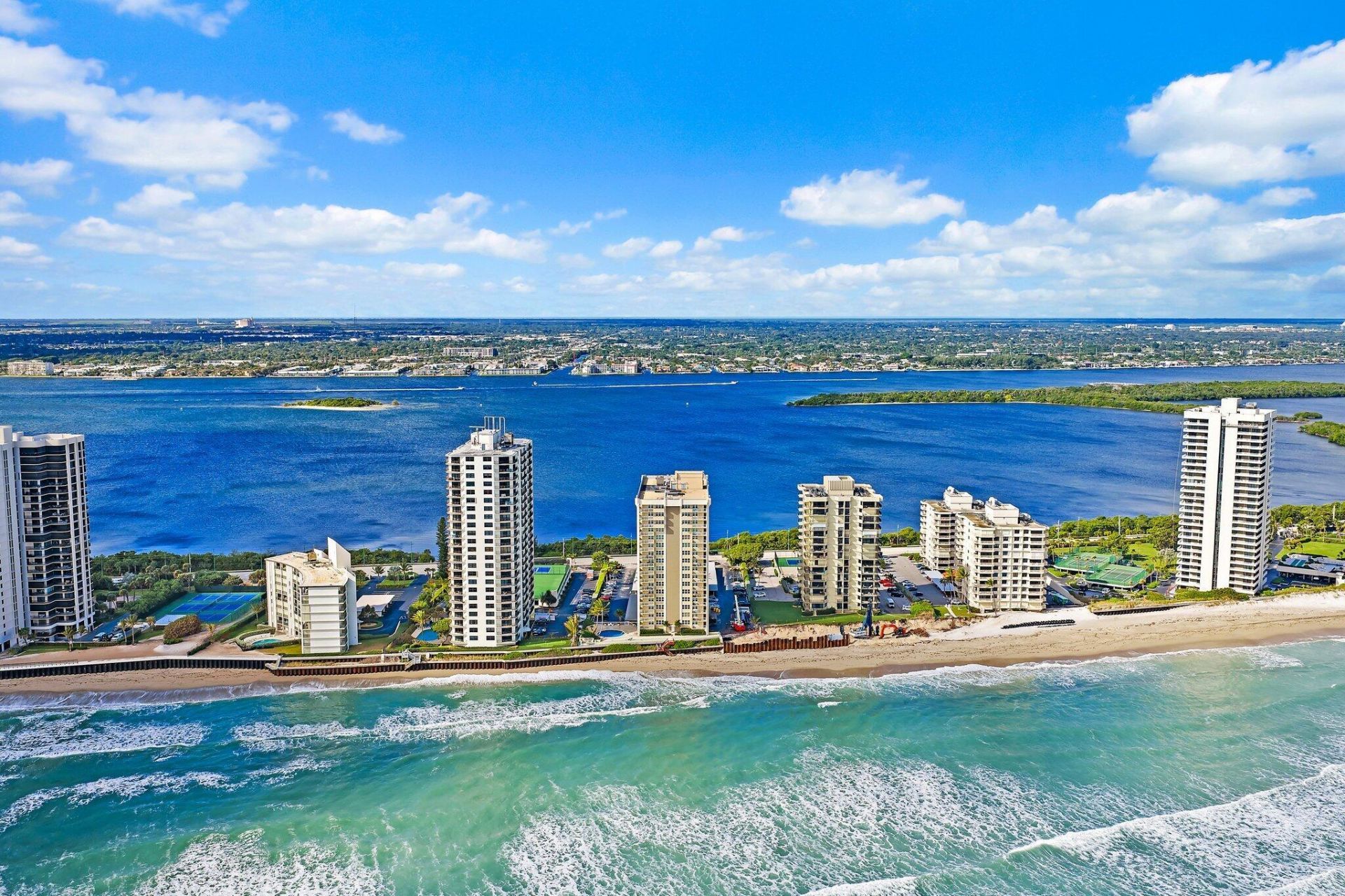 5440 N Ocean Drive, Unit 907, Singer Island, FL 33404 Photo
