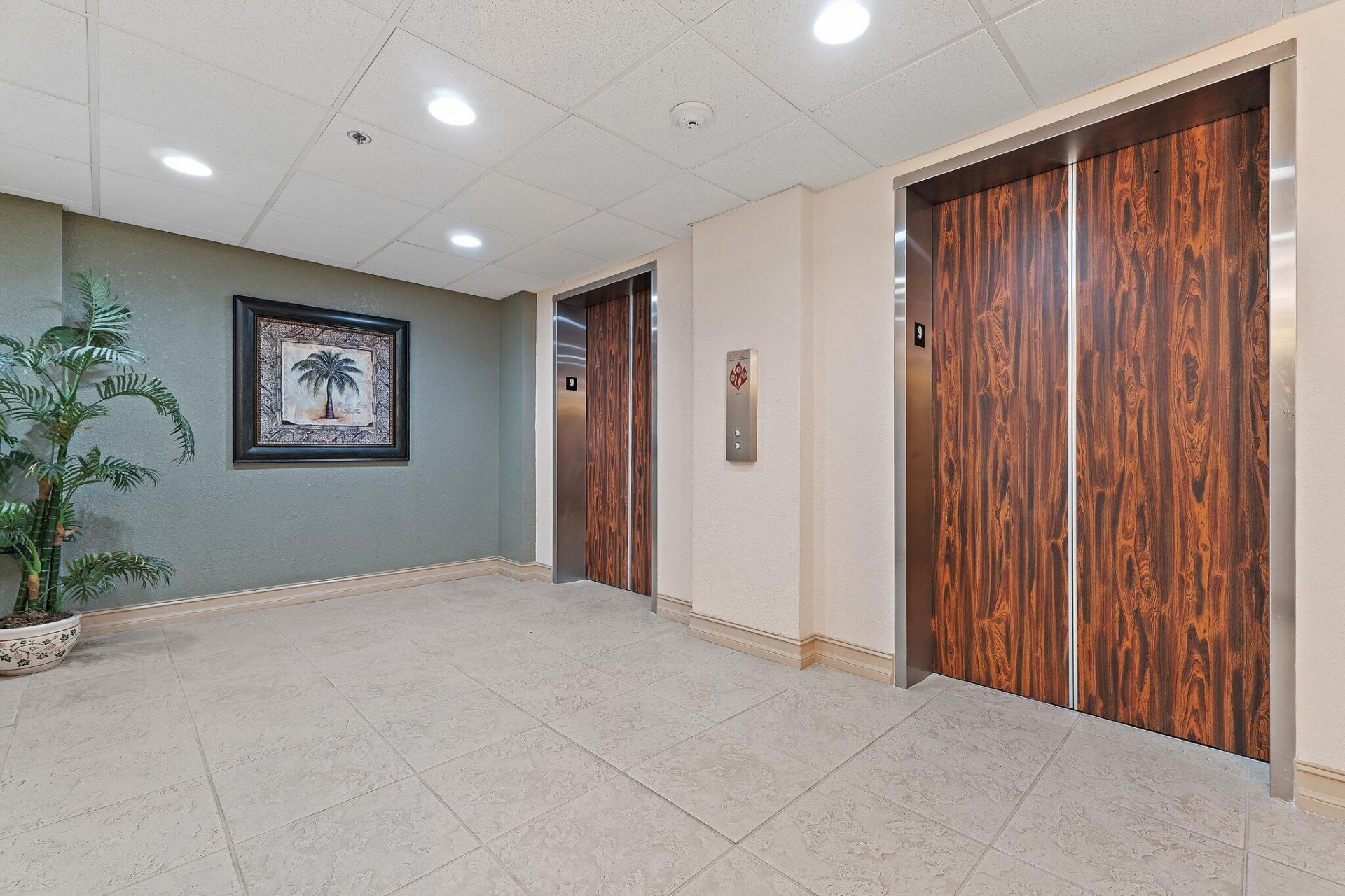 5440 N Ocean Drive, Unit 907, Singer Island, FL 33404 Photo