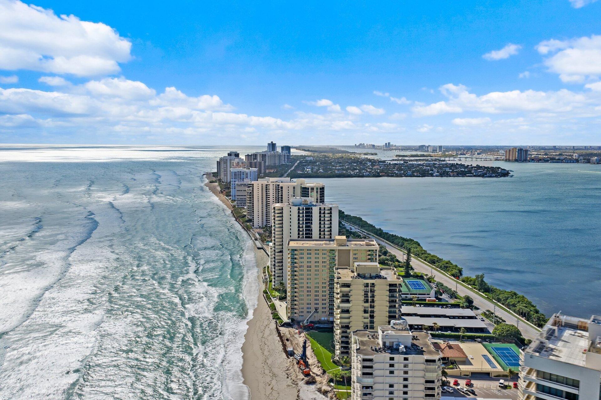 5440 N Ocean Drive, Unit 907, Singer Island, FL 33404 Photo