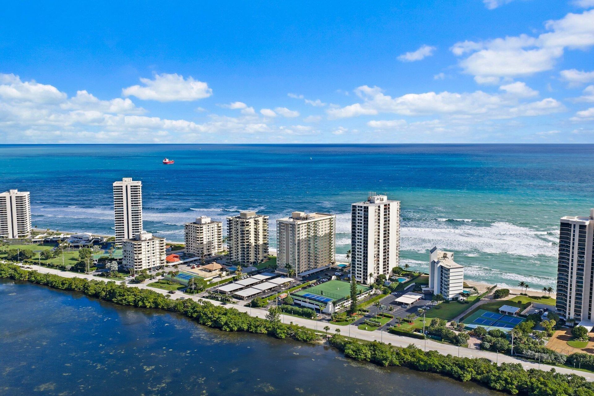 5440 N Ocean Drive, Unit 907, Singer Island, FL 33404 Photo