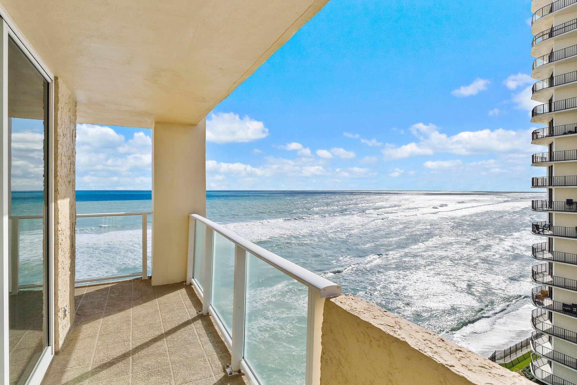 5440 N Ocean Drive, Unit 907, Singer Island, FL 33404 Photo