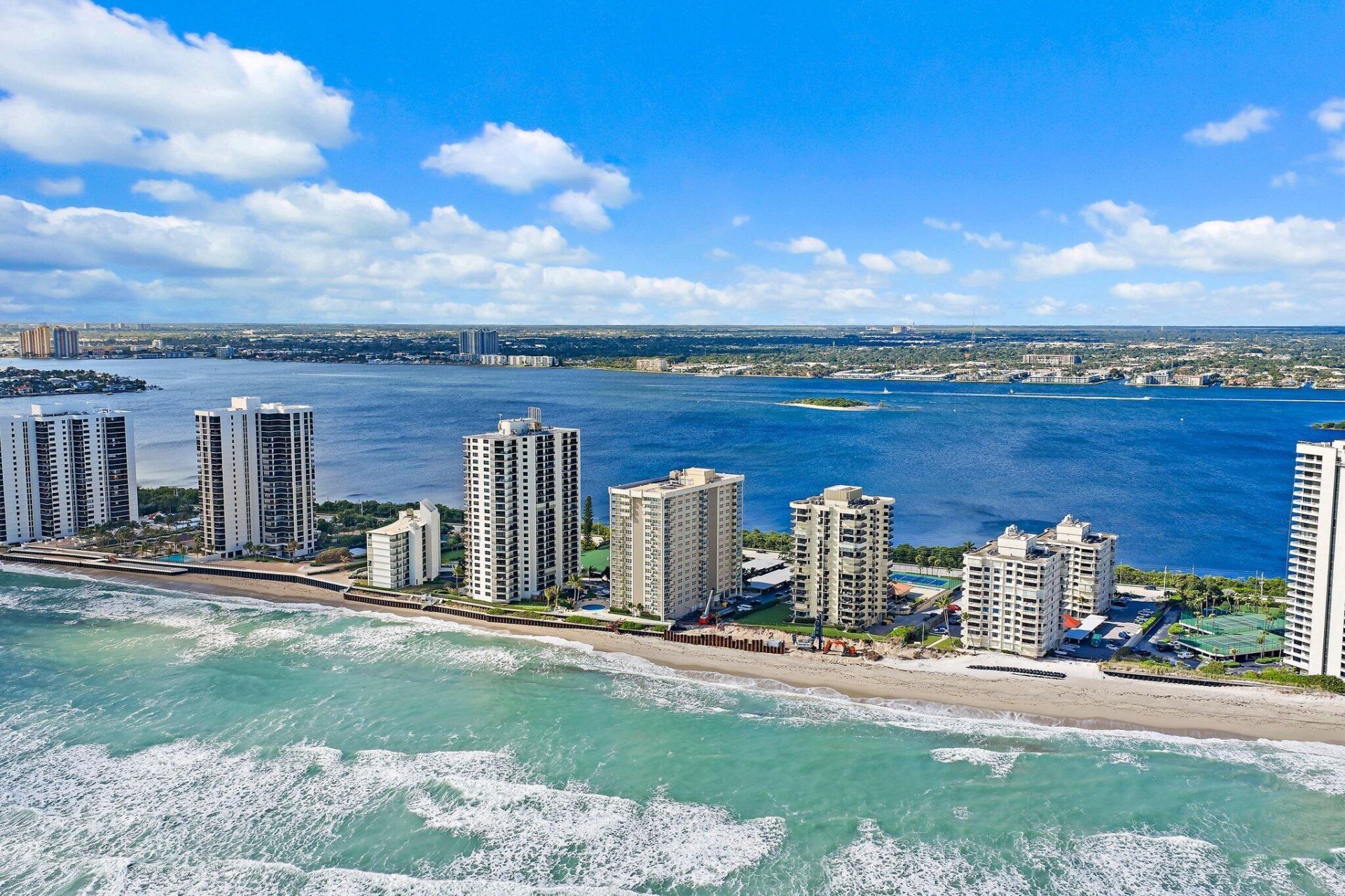 5440 N Ocean Drive, Unit 907, Singer Island, FL 33404 Photo