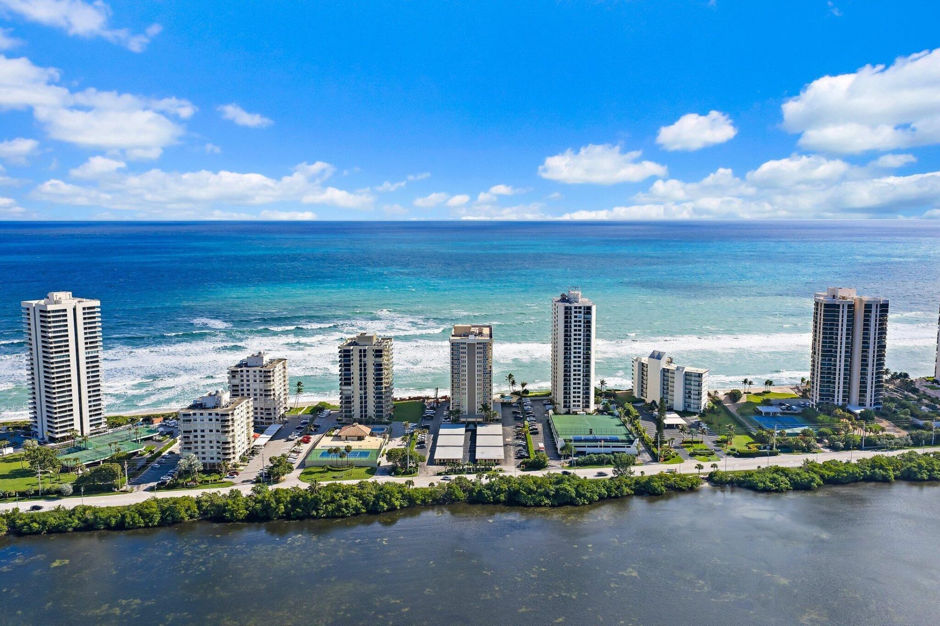 5440 N Ocean Drive, Unit 907, Singer Island, FL 33404 Photo