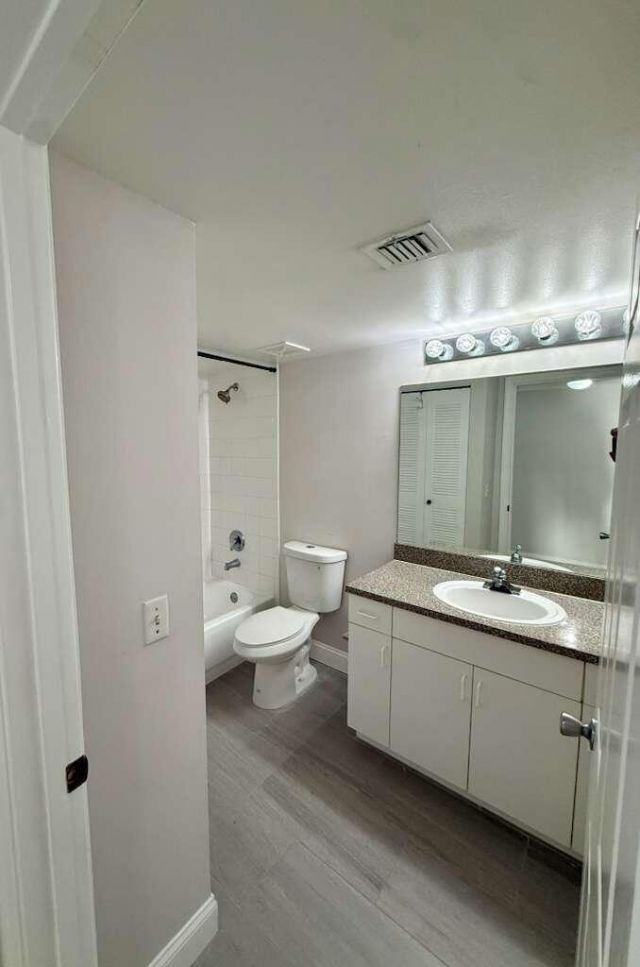 5035 Wiles Road, Unit 206, Coconut Creek, FL 33073 Photo