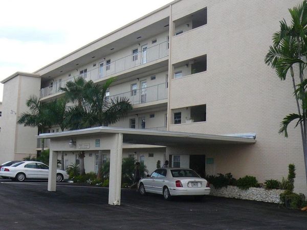 2400 NE 1st Lane, Unit 206, Boynton Beach, FL 33435