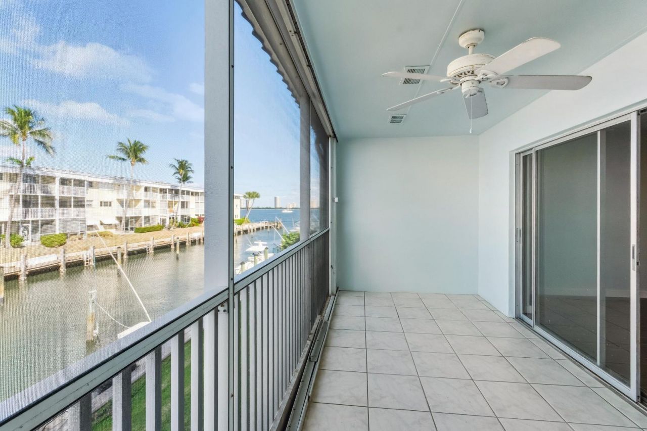 109 Wettaw Lane, Unit 203, North Palm Beach, FL 33408 Photo