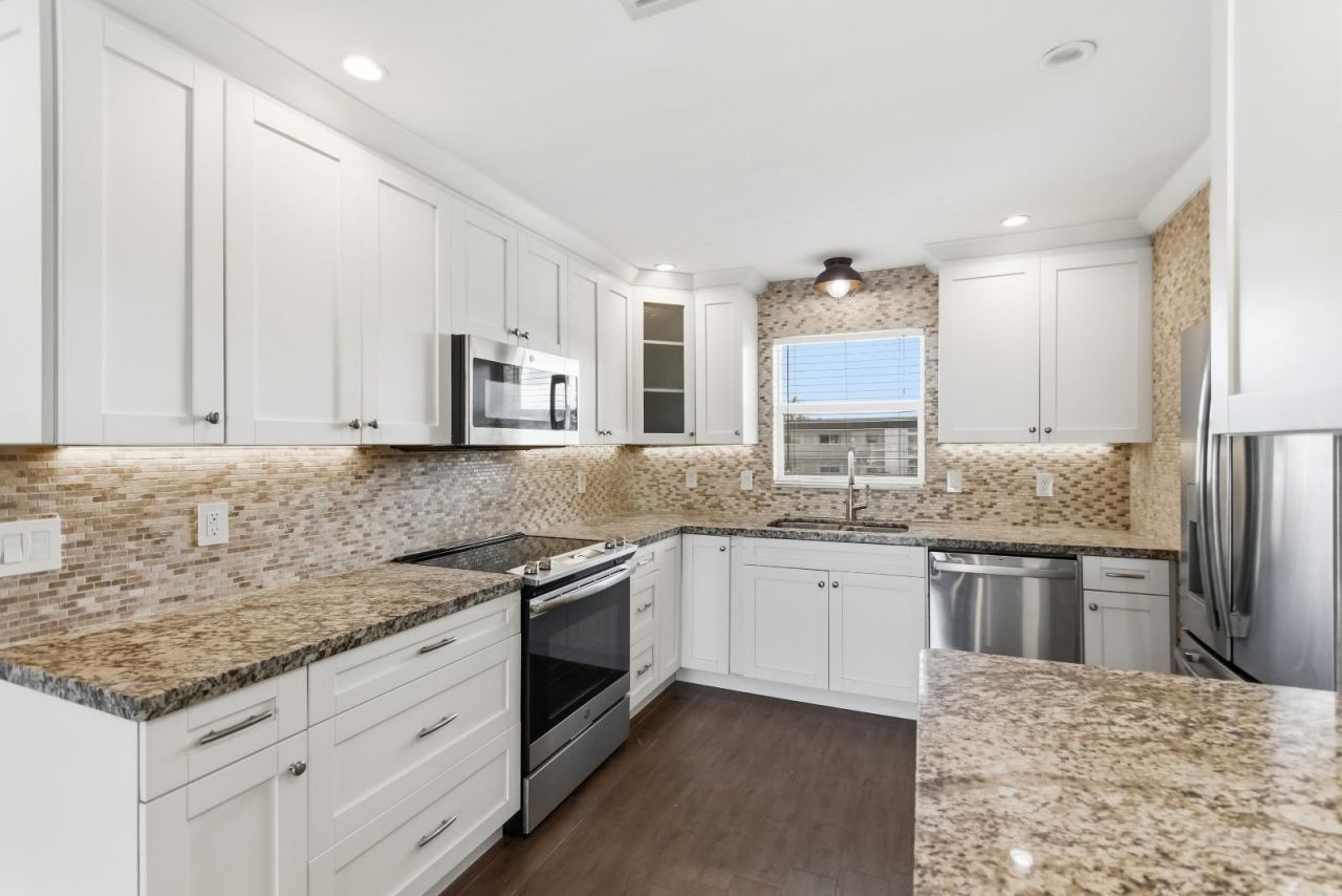 109 Wettaw Lane, Unit 203, North Palm Beach, FL 33408 Photo