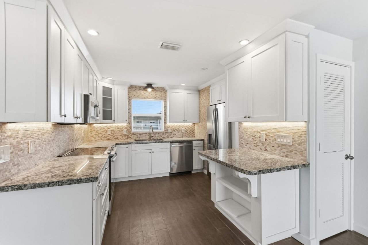 109 Wettaw Lane, Unit 203, North Palm Beach, FL 33408 Photo