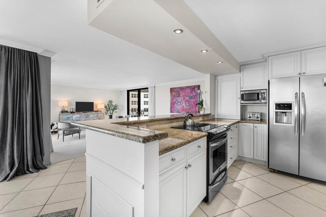 5420 N Ocean Drive, Unit 1605, Singer Island, FL 33404 Photo