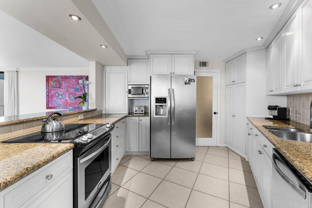 5420 N Ocean Drive, Unit 1605, Singer Island, FL 33404 Photo