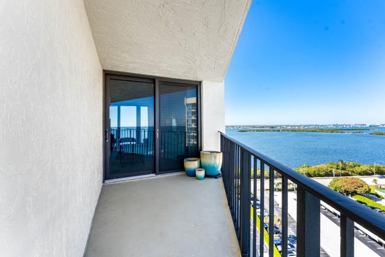 5420 N Ocean Drive, Unit 1605, Singer Island, FL 33404 Photo