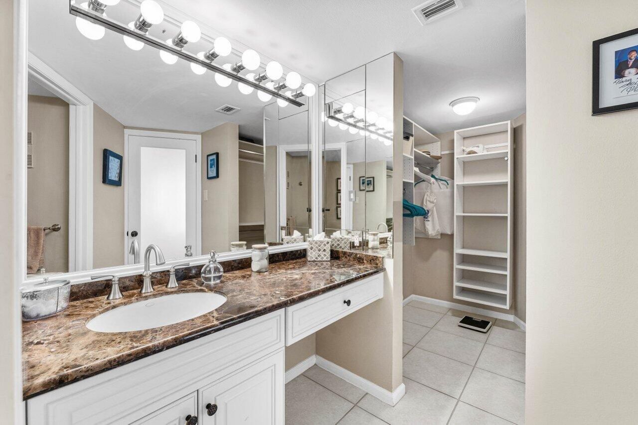 5420 N Ocean Drive, Unit 1605, Singer Island, FL 33404 Photo