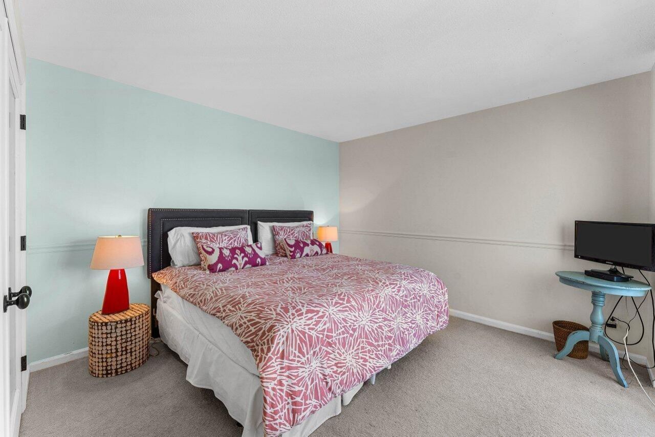 5420 N Ocean Drive, Unit 1605, Singer Island, FL 33404 Photo