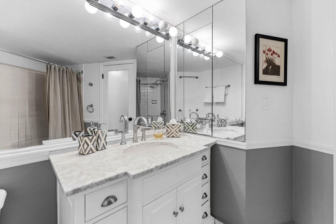 5420 N Ocean Drive, Unit 1605, Singer Island, FL 33404 Photo