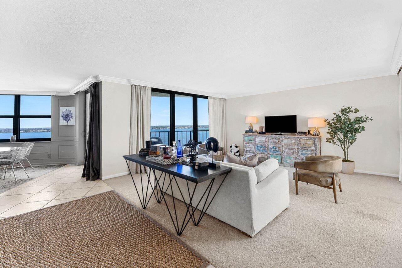 5420 N Ocean Drive, Unit 1605, Singer Island, FL 33404 Photo
