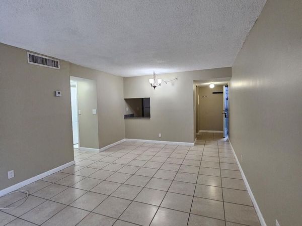 1720 N Congress Avenue, Unit 207, West Palm Beach, FL 33401