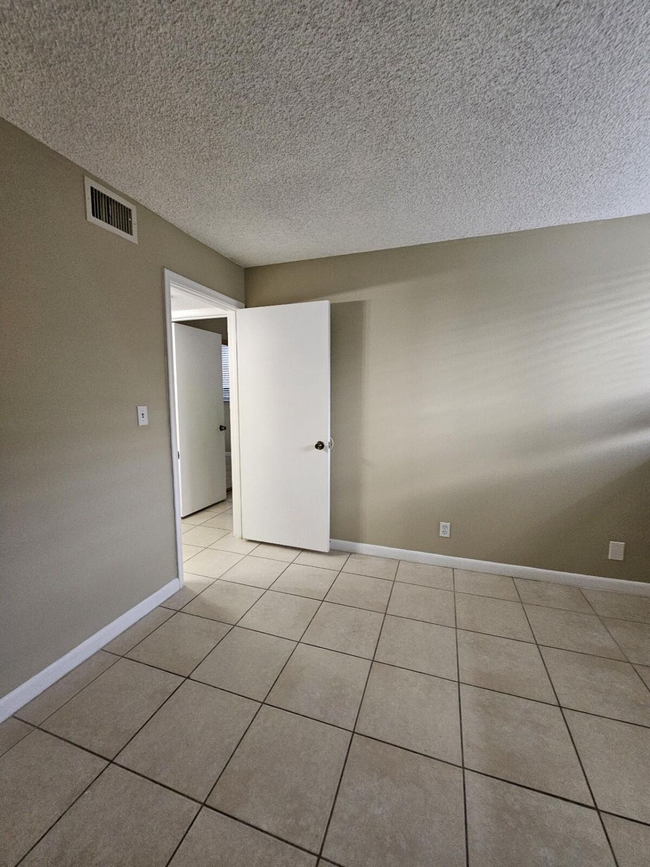 1720 N Congress Avenue, Unit 207, West Palm Beach, FL 33401 Photo