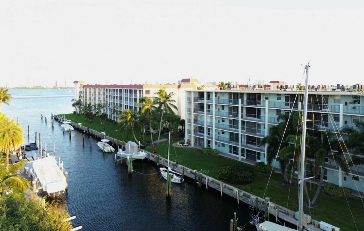 109 Paradise Harbour Boulevard, Unit 414, North Palm Beach, FL 33408 Photo