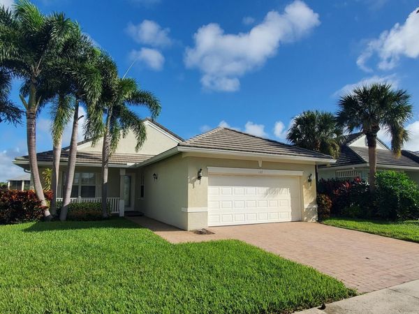 122 NW Swann Mill Circle, Port Saint Lucie, FL 34986