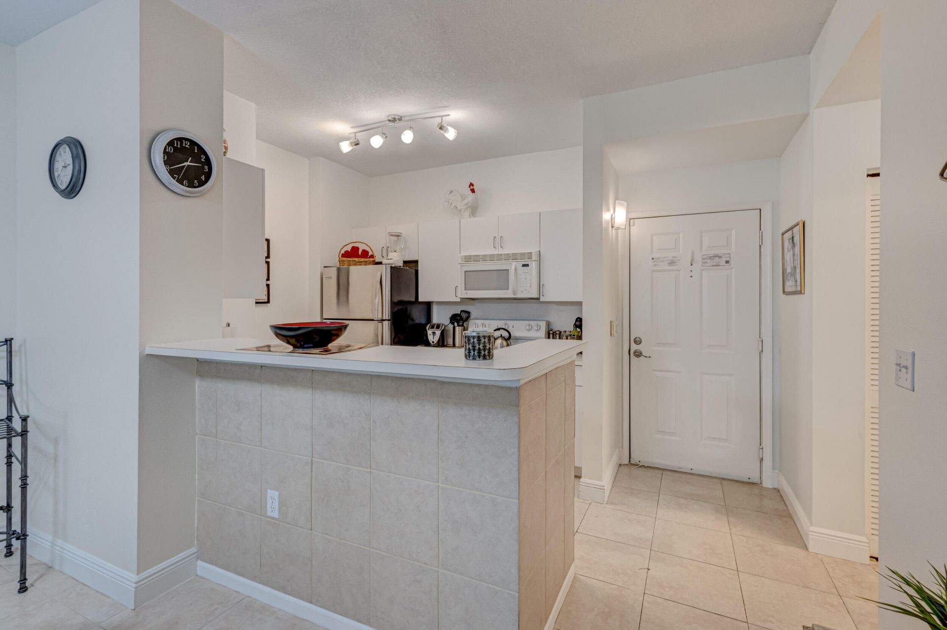 630 S Sapodilla Avenue, Unit 112, West Palm Beach, FL 33401 Photo