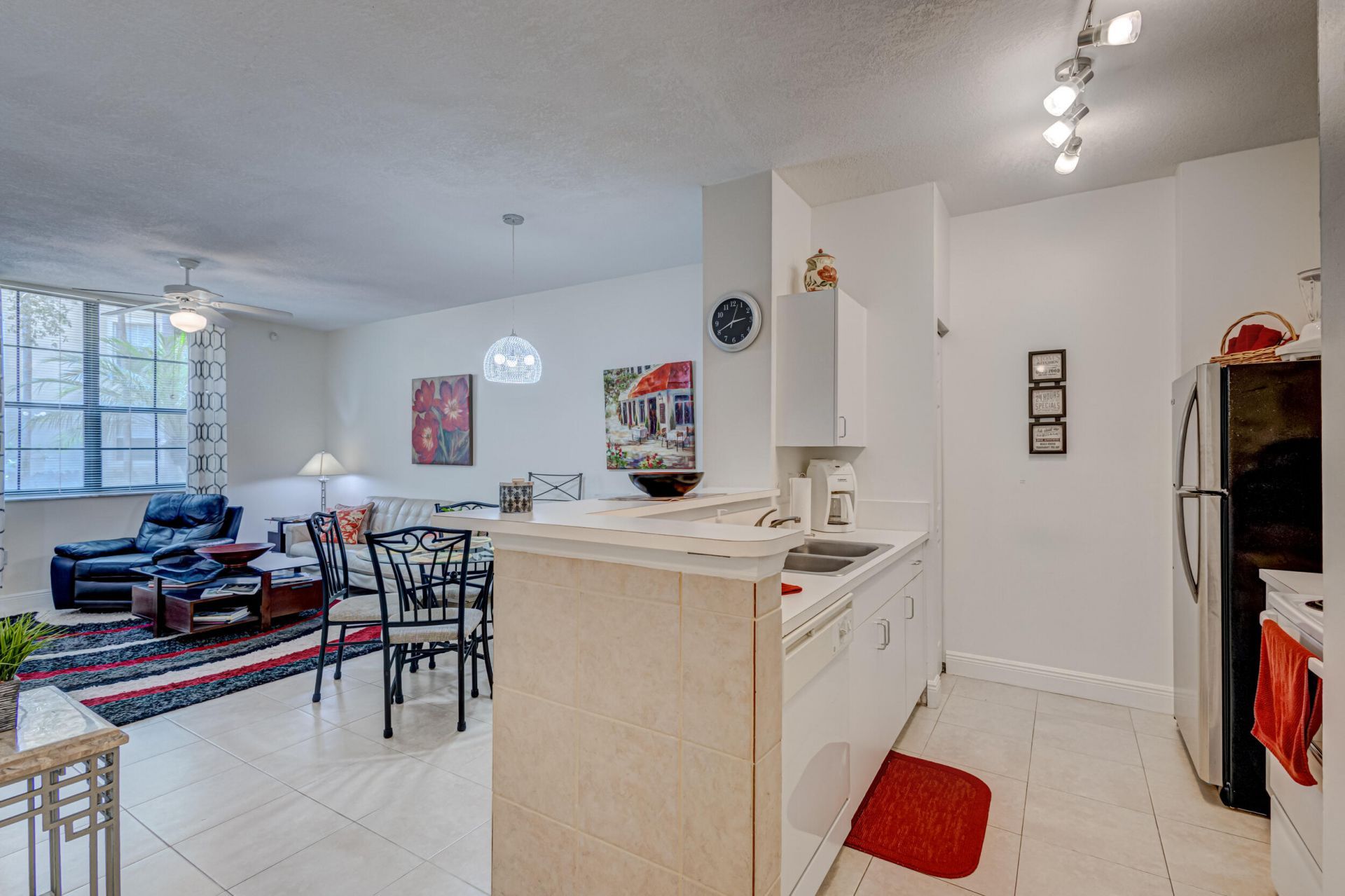 630 S Sapodilla Avenue, Unit 112, West Palm Beach, FL 33401 Photo