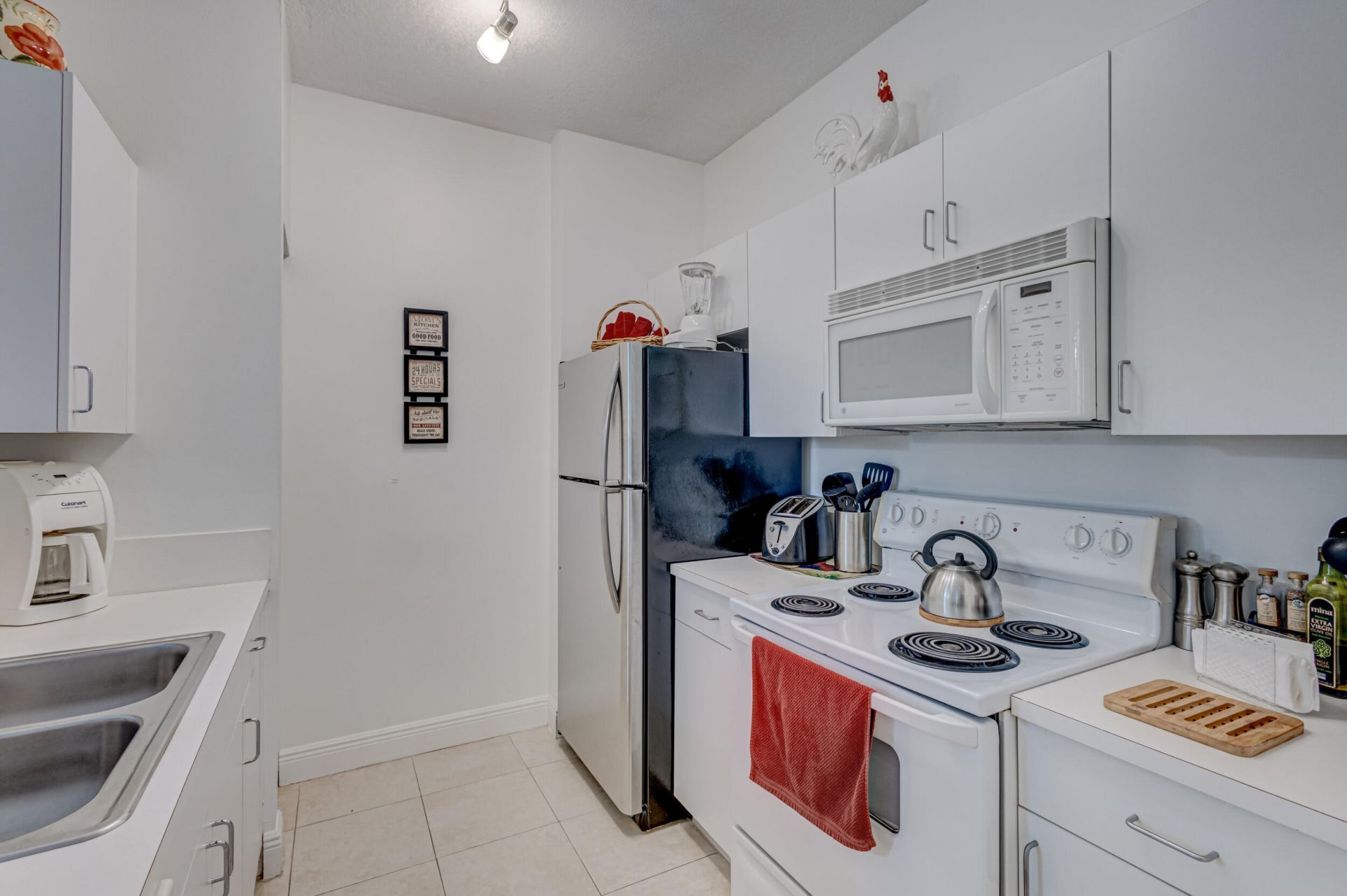 630 S Sapodilla Avenue, Unit 112, West Palm Beach, FL 33401 Photo