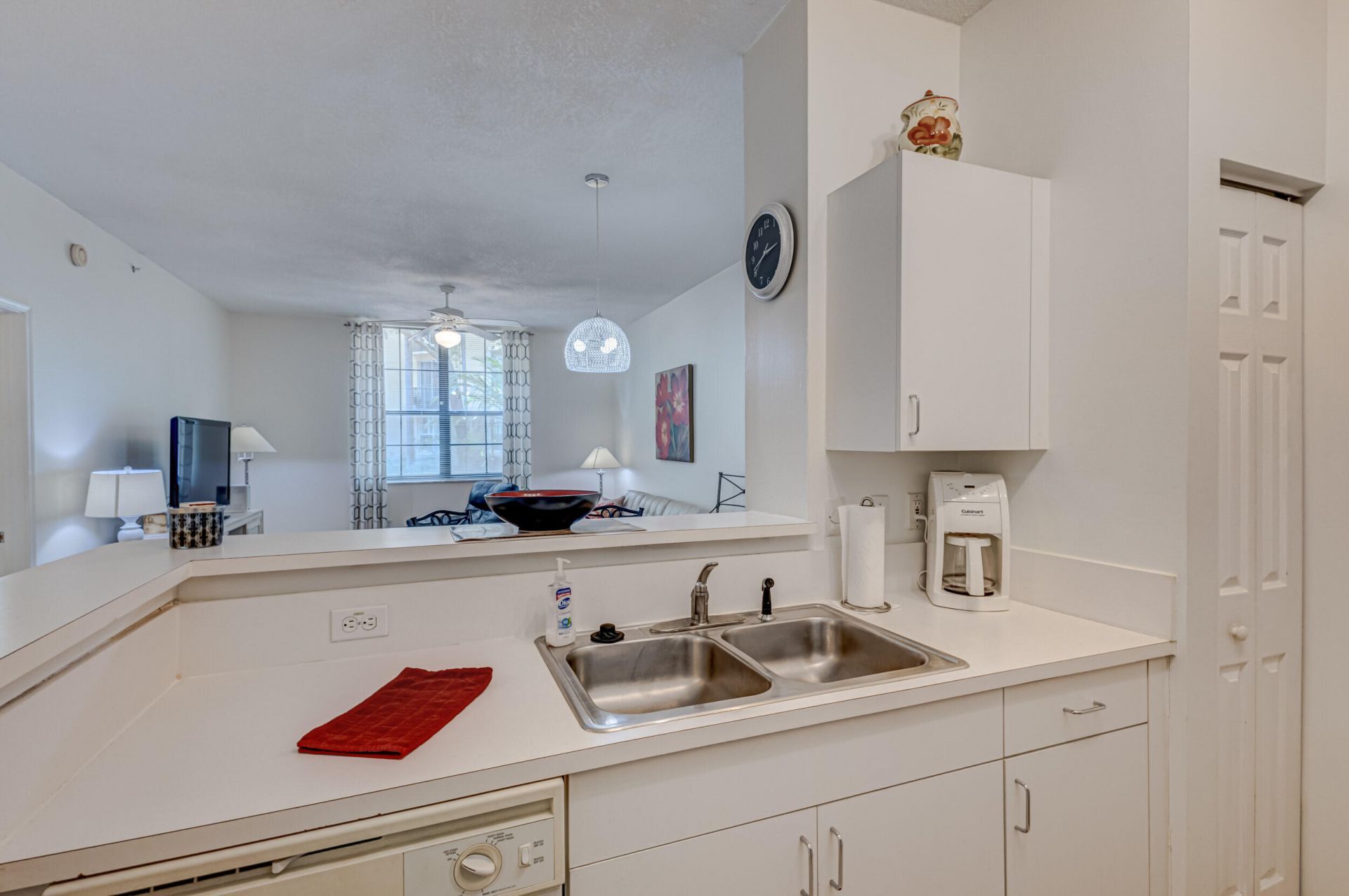 630 S Sapodilla Avenue, Unit 112, West Palm Beach, FL 33401 Photo