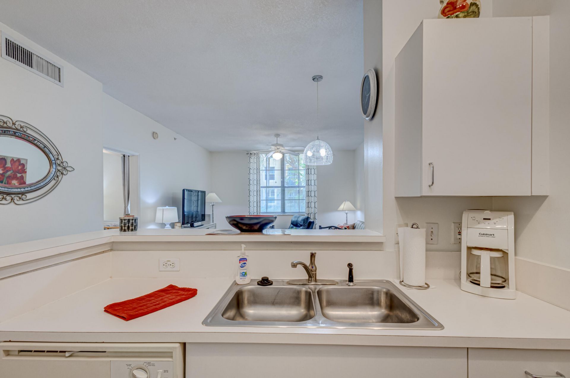 630 S Sapodilla Avenue, Unit 112, West Palm Beach, FL 33401 Photo