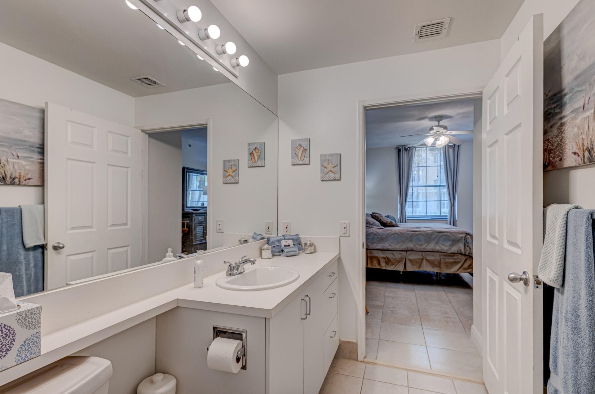 630 S Sapodilla Avenue, Unit 112, West Palm Beach, FL 33401 Photo