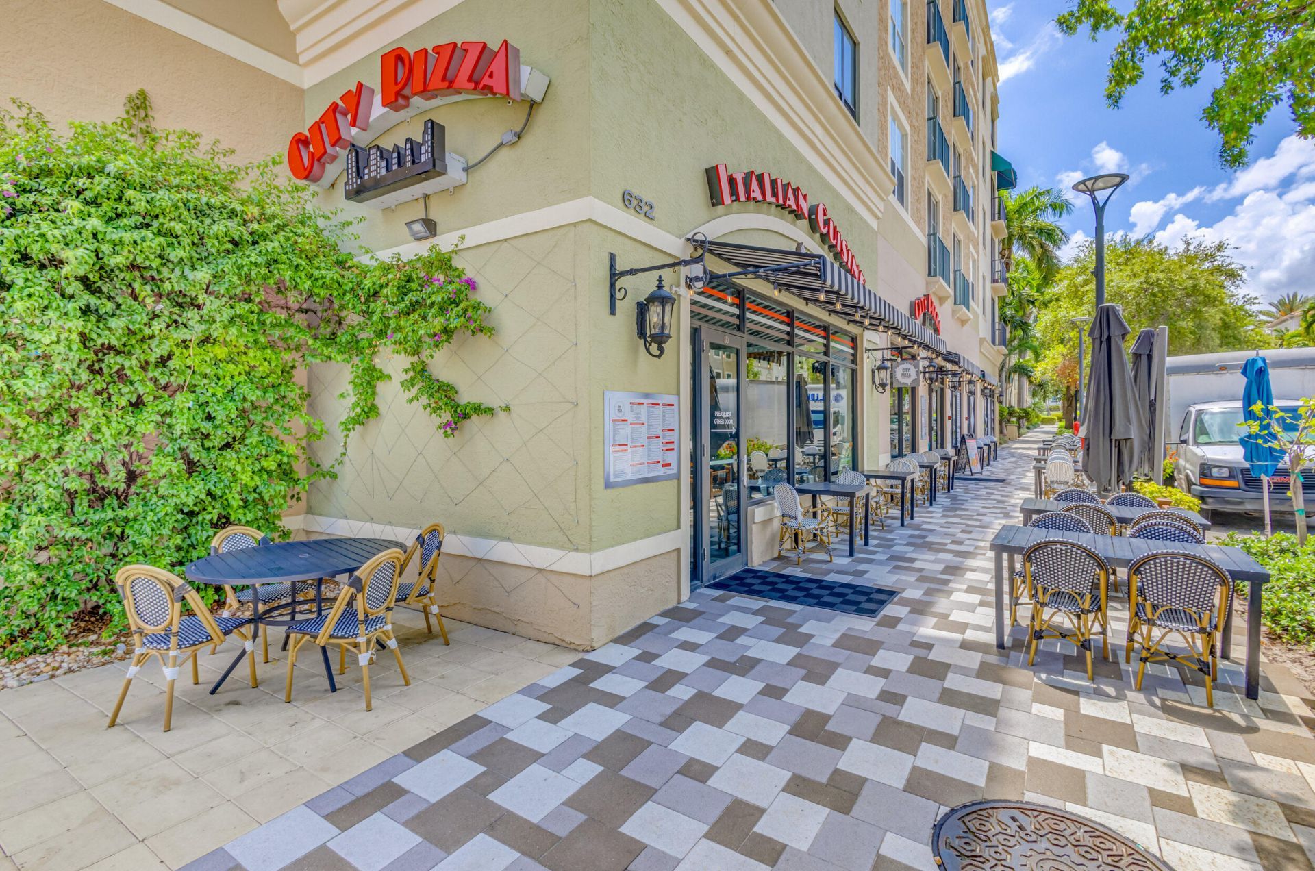 630 S Sapodilla Avenue, Unit 112, West Palm Beach, FL 33401 Photo