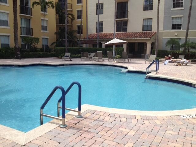 630 S Sapodilla Avenue, Unit 112, West Palm Beach, FL 33401 Photo