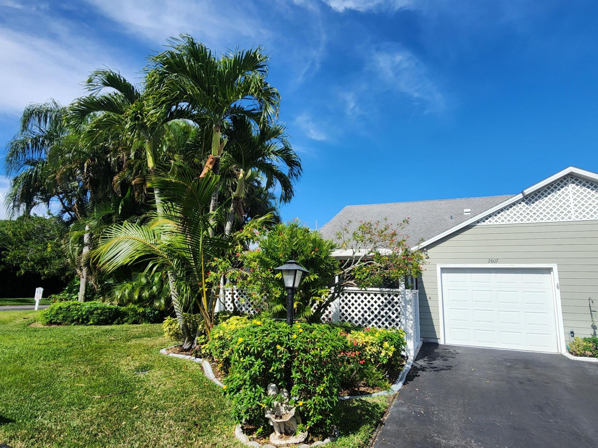 2607 SE Tropical East Circle E, Port Saint Lucie, FL 34952 Photo