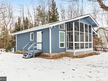 6522 RUNNYMEAD LANE , TOBYHANNA, PA 18466