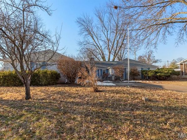 30 N Joyce Ellen Way, St Peters, MO 63376