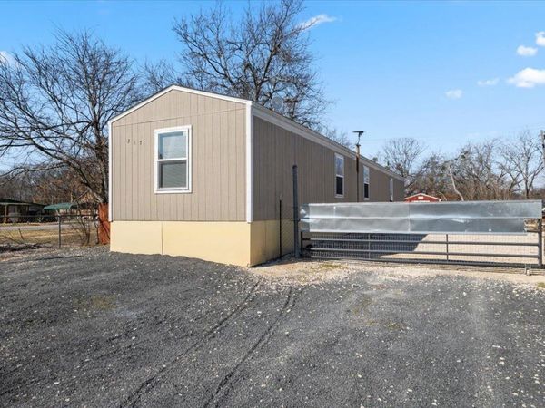 341 SW Front ST, Bartlett, TX 76511