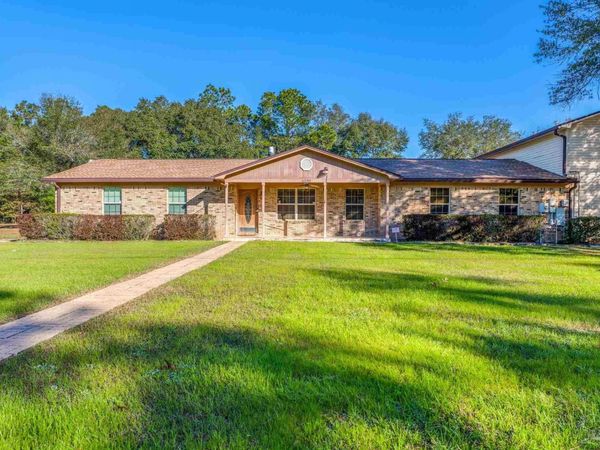 6590 Warren Rd, Milton, FL 32583