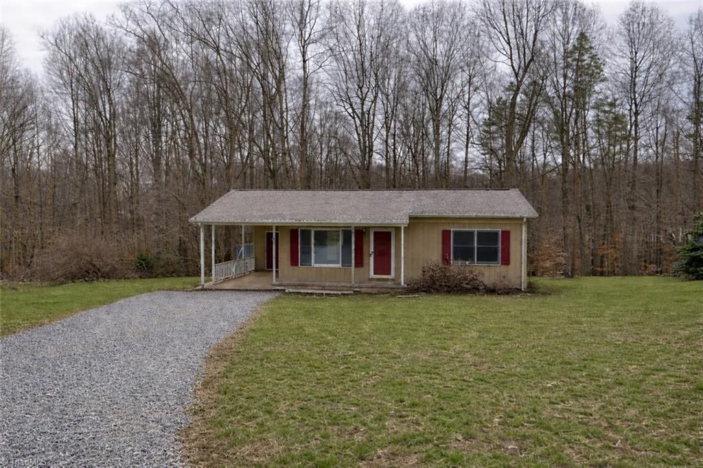 670 Blue Ridge Avenue, Elkin, NC 28621 Main Photo