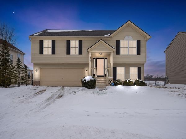 7378 Maplelawn Drive, Ypsilanti, MI 48197