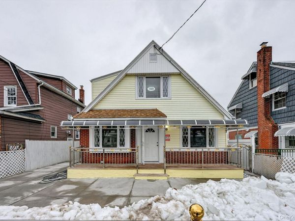 10424 208th Street, Queens Village, NY 11429