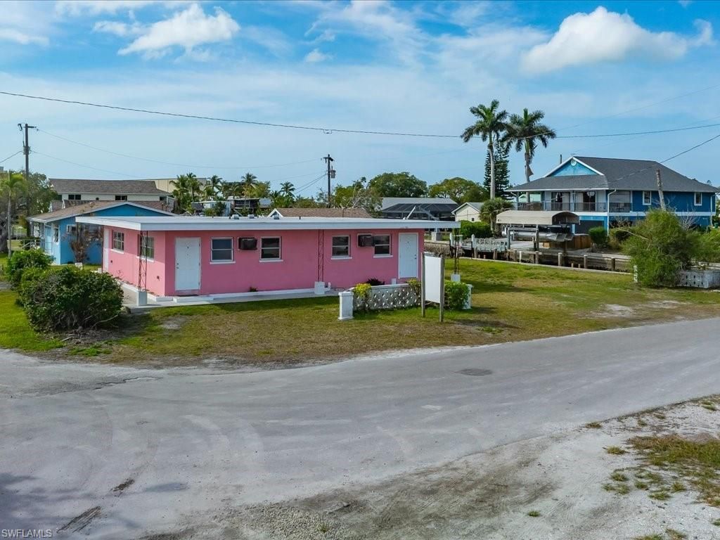 107 East Ave , Goodland, FL 34140 Photo