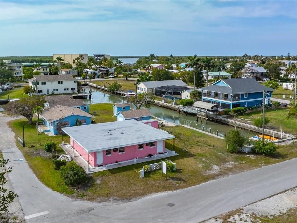 107 East Ave , Goodland, FL 34140 Photo