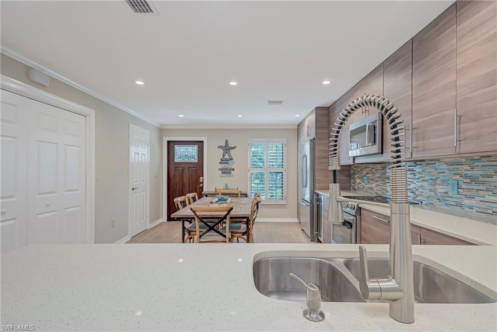 1070 6th St S, Unit 1070, Naples, FL 34102 Photo