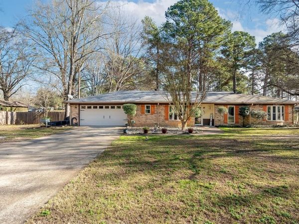 321 Jefferson Street, Lone Star, TX 75668