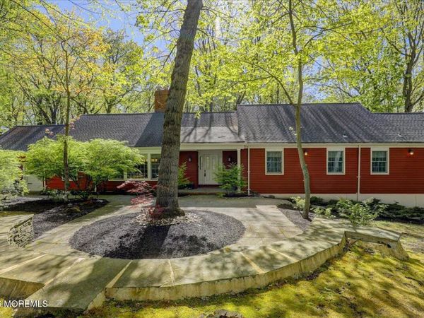 6 Twin Brooks Court, Holmdel, NJ 07733