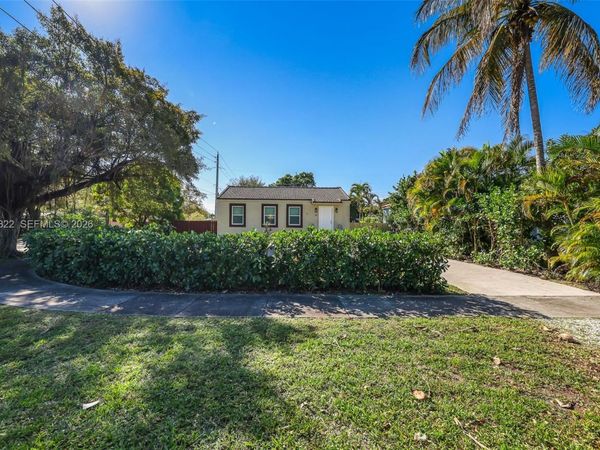 200 Carlisle Dr, Miami Springs, FL 33166