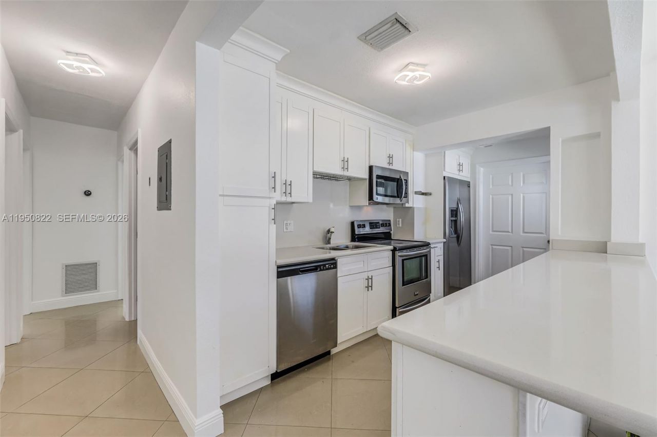 200 Carlisle Dr, Miami Springs, FL 33166 Photo